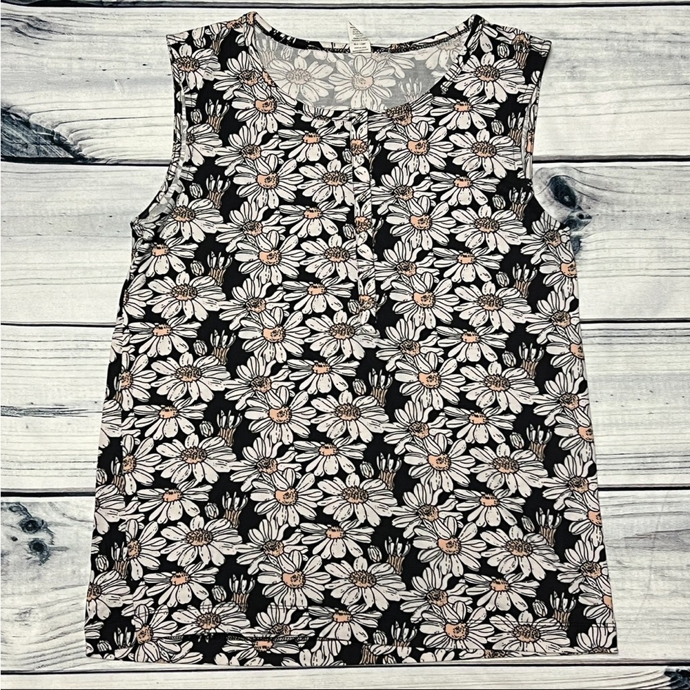 Kate Quinn Sleeveless Northwest Daisy L
